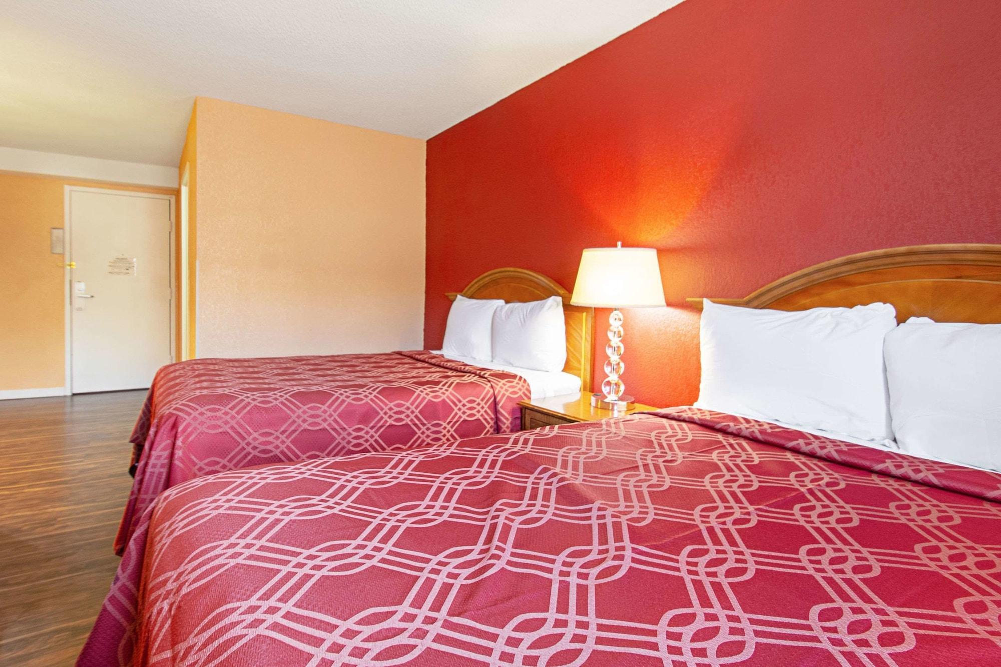Econo Lodge Utica Ngoại thất bức ảnh