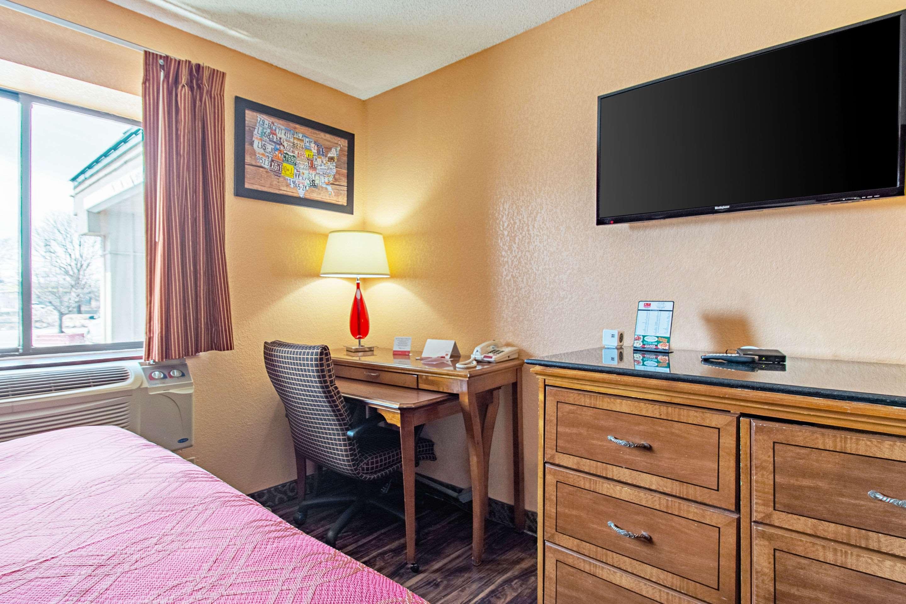 Econo Lodge Utica Ngoại thất bức ảnh