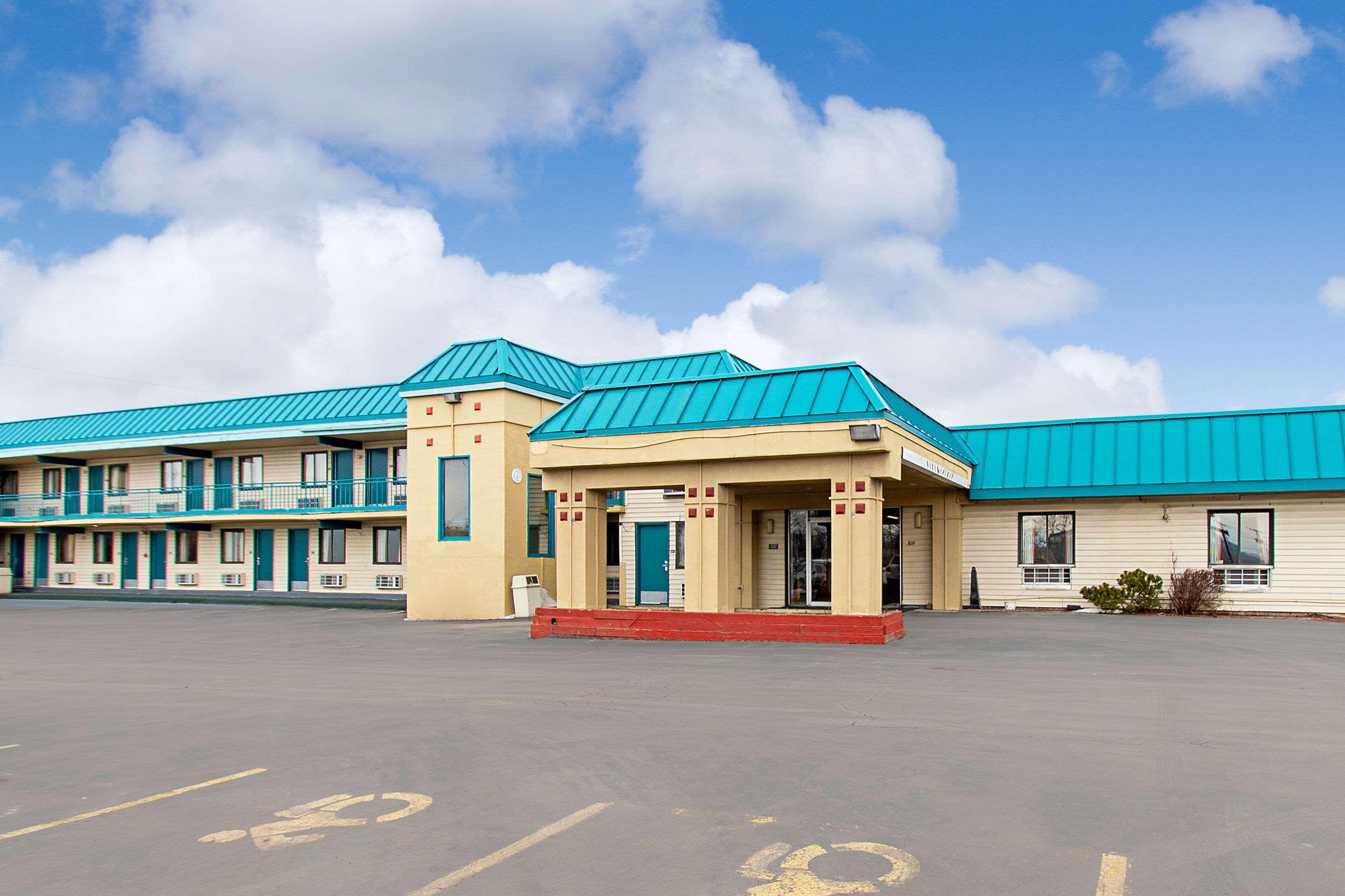 Econo Lodge Utica Ngoại thất bức ảnh