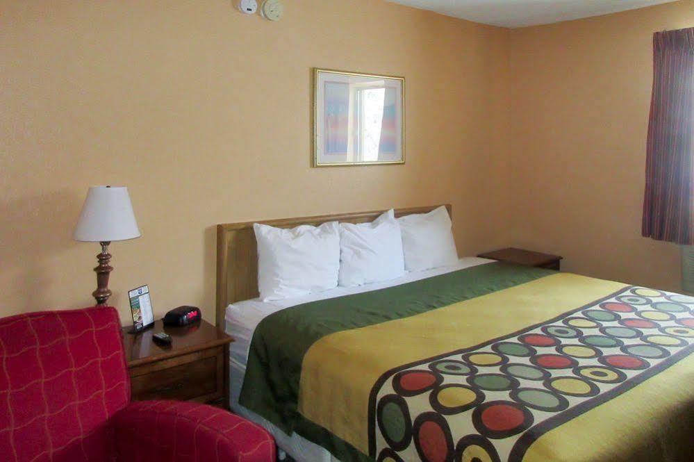 Econo Lodge Utica Ngoại thất bức ảnh